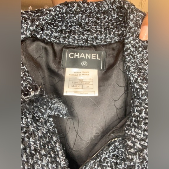 Sold to consignment Chanel dress classic tweed black blue with sparkle. Size 38 - Picture 6 of 14